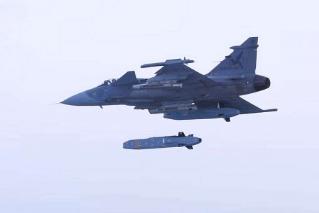 Saab JAS 39C Gripen and Taurus KEPD 350