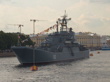 Ropucha-class landing ship Aleksandr Shabalin
