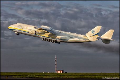 Antonov An-225 Mriya (Cossack)
