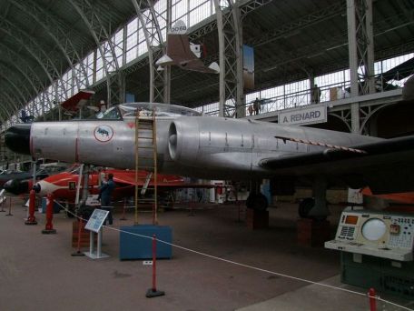 Avro Canada CF-100 Canuck (COLD WAR) Avro Canada CF-100 Canuck