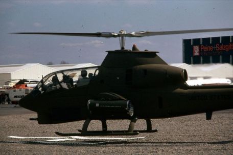 Bell AH-1 HueyCobra / Cobra (1982 LEBANON WAR, COLD WAR, GULF WAR, MODERN AIRCRAFT, VIETNAM WAR) Bell AH-1 HueyCobra / Cobra