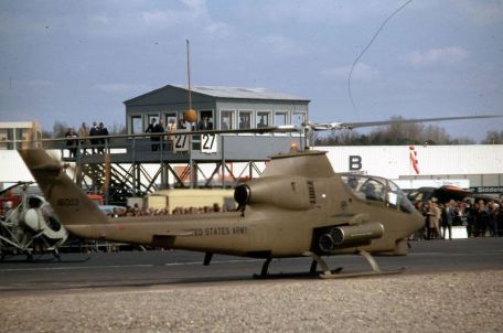 Bell AH-1 HueyCobra / Cobra (1982 LEBANON WAR, COLD WAR, GULF WAR, MODERN AIRCRAFT, VIETNAM WAR) Bell AH-1 HueyCobra / Cobra