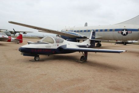 Cessna T-37 Tweet