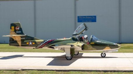 Cessna T-37 Tweet