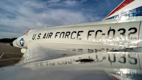CONVAIR F-102 Delta Dagger