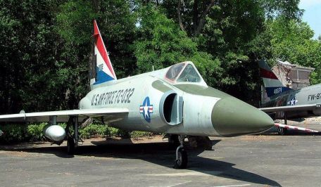 CONVAIR F-102 Delta Dagger
