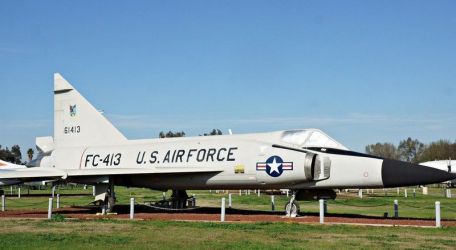 CONVAIR F-102 Delta Dagger