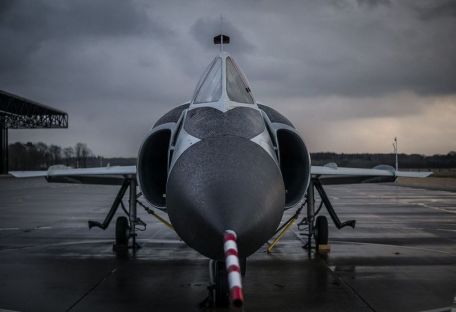 CONVAIR F-102 Delta Dagger