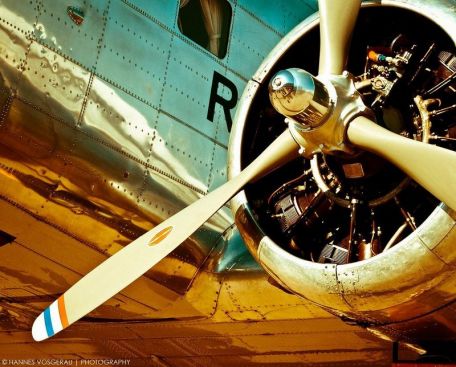 Douglas DC-2 (GOLDEN AGE, PEARL HARBOR, SPANISH CIVIL WAR, WORLD WAR 2) Douglas DC-2