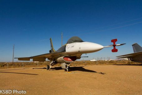 General Dynamics F-16XL