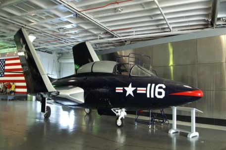 Grumman F9F Cougar (COLD WAR, VIETNAM WAR) Grumman F9F Cougar