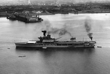 HMS Hermes (95) (WORLD WAR 1, WORLD WAR 2) HMS Hermes (95)