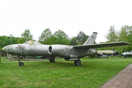 Ilyushin IL-28 (Beagle) (COLD WAR, CUBAN MISSILE CRISIS, SIX DAY WAR, SUEZ CRISIS, VIETNAM WAR, WARSAW PACT) Ilyushin IL-28 (Beagle)