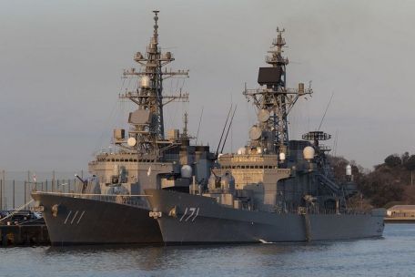 JS Hatakaze (DDG-171)