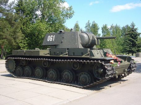 KV-13 (Klimenti Voroshilov)