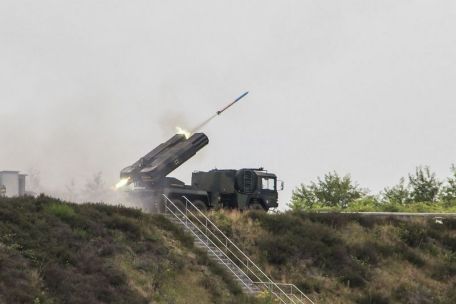 LARS-2 (Leichtes Artillerie Raketen System)