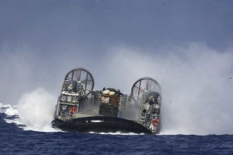 LCAC (Landing Craft Air Cushion) (COLD WAR, MODERN NAVY) LCAC (Landing Craft Air Cushion)