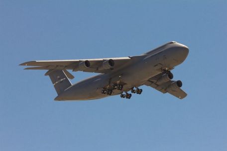 Lockheed C-5 Galaxy (COLD WAR, GULF WAR, MODERN AIRCRAFT, VIETNAM WAR) Lockheed C-5 Galaxy