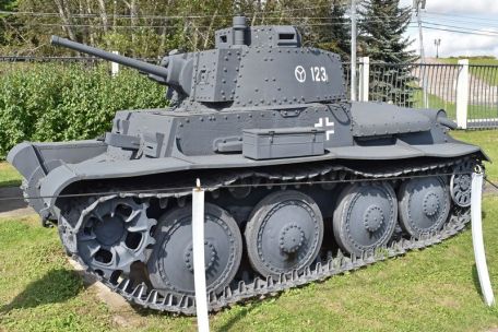 LT vz. 38 / PzKpfW 38(t) (SdKfz 140) (WORLD WAR 2) LT vz. 38 / PzKpfW 38(t) (SdKfz 140)
