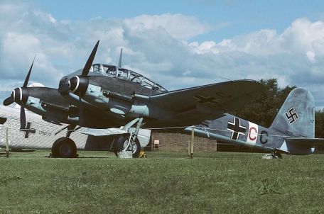 Messerschmitt Me 410 Hornisse (Hornet) (WORLD WAR 2) Messerschmitt Me 410 Hornisse (Hornet)