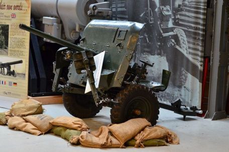 Ordnance QF 2-pounder (WORLD WAR 2) Ordnance QF 2-pounder