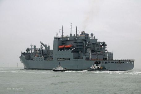 USNS Robert E. Peary (T-AKE-5)