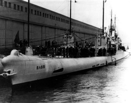 USS Bass (SS-164) / (V-2 (SF-5)