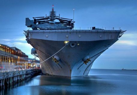 USS Bonhomme Richard () USS Bonhomme Richard