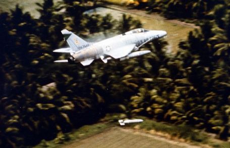 North American F-100 Super Sabre (COLD WAR, CUBAN MISSILE CRISIS, VIETNAM WAR) North American F-100 Super Sabre