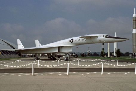 North American XB-70 Valkyrie (COLD WAR, X-PLANE) North American XB-70 Valkyrie