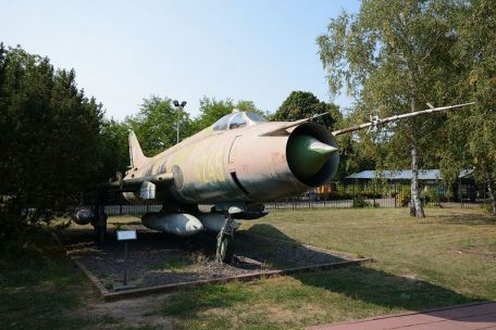 Sukhoi Su-20 (Fitter-C) (COLD WAR, GULF WAR, MODERN AIRCRAFT) Sukhoi Su-20 (Fitter-C)